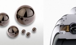 Fig. 3: Ceramic balls (left) used today in traction motor bearing units (right) for trams.