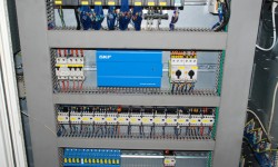 Fig. 3: SKF Machine Tool Observer MTx mounted in an electrical cabinet.