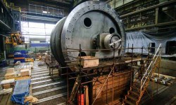 A 19-foot-diameter double-drum hoist under construction at INCO’s production plant in Ostrava, Czech Republic.