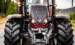 Download the Evolution iPad app to watch a slideshow of images from Valtra.