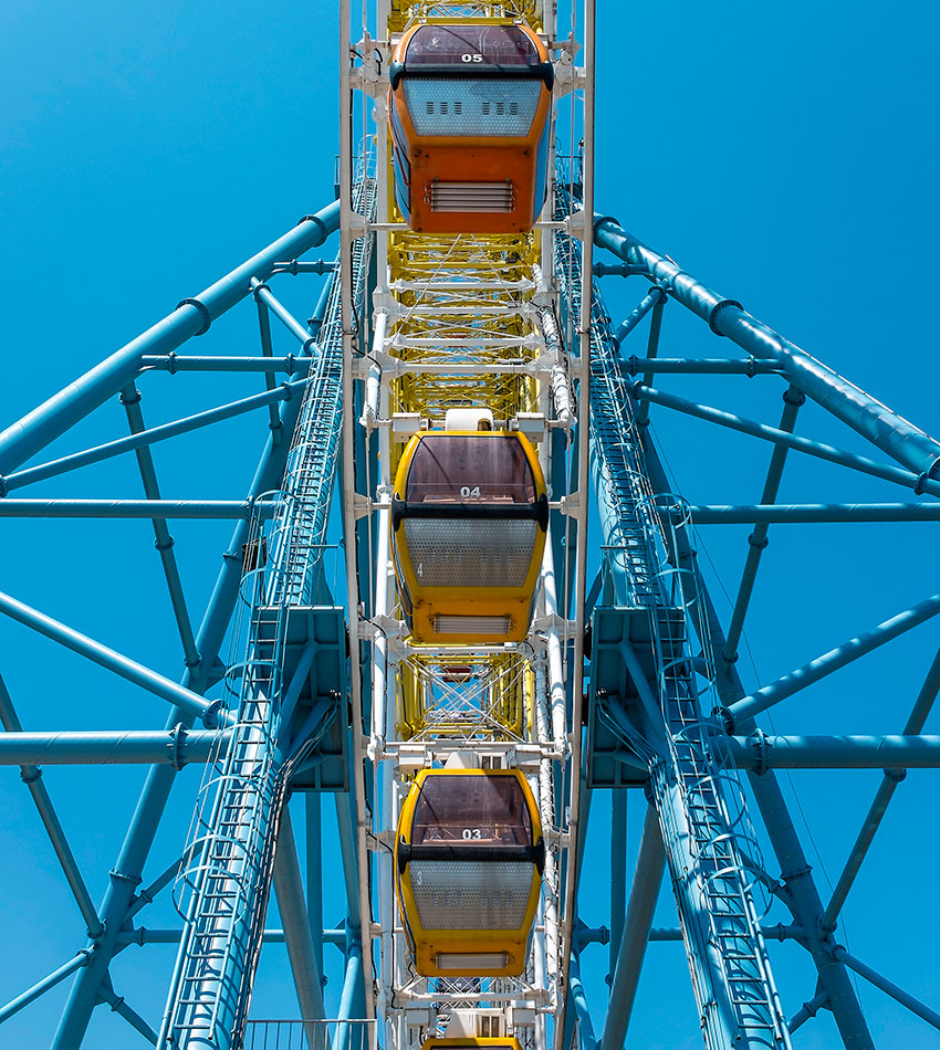 Pour réparer la grande roue du parc de Mtatsminda, SKF a fourni deux roulements à rotule sur rouleaux 23188 CAK/W33 pour l’arbre principal. La graisse SKF LGEV 2 a a été retenue pour la relubrification car elle est optimale pour les très fortes charges et les rotations lentes.
