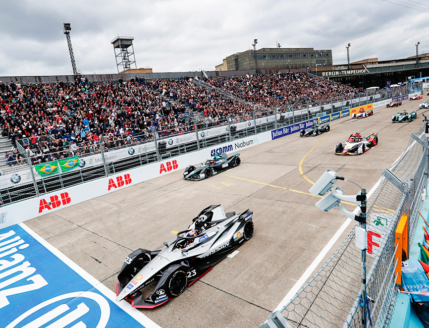 Sébastien Buemi, Nissan IMO1, lag am 25. Mai 2019 zu Beginn des Rennens auf der Strecke am stillgelegten Flughafen Tempelhof in Berlin in Führung.