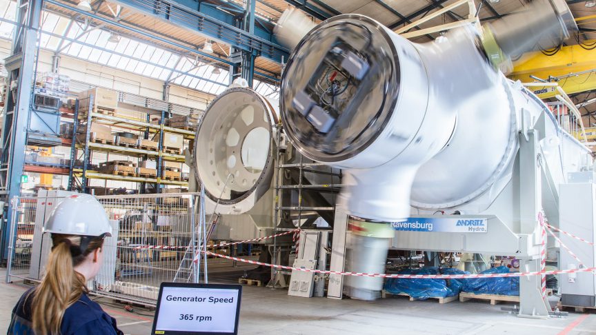 Montáž dvou gondol přílivových turbín v továrně ANDRITZ HYDRO v Ravensburgu, Německo.